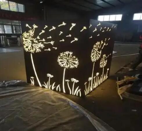 班玛耐候钢灯箱